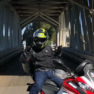 Meet your Posher, Graham